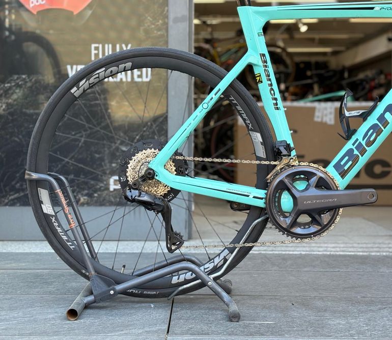 Bianchi Aria E-Road 2019 usata — vista laterale
