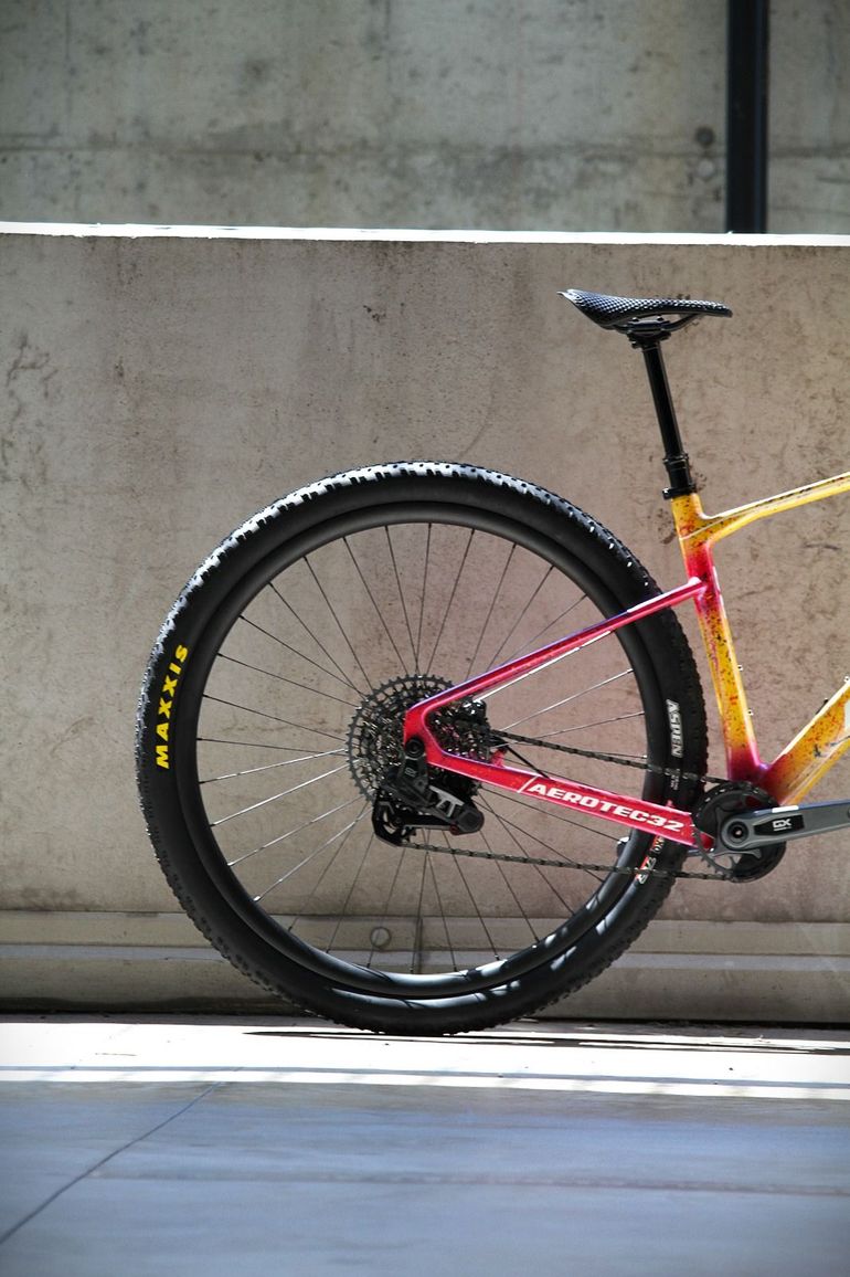 Aerotec Td1 Carbon 32" 2027 — Bici usata