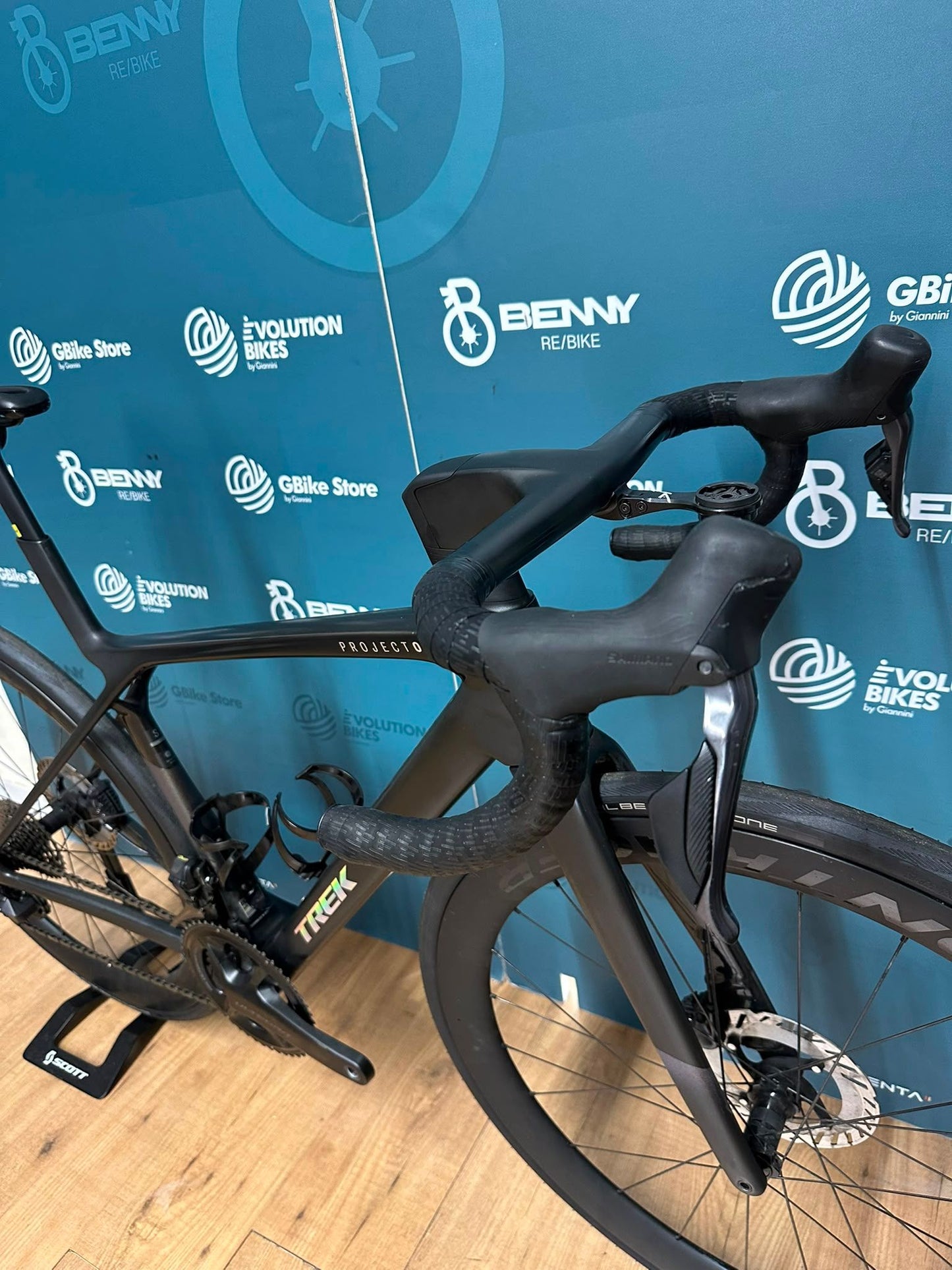 Trek Madone Slr 7 Gen 8 2026 usata — dettaglio