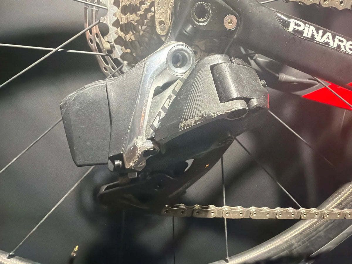Pinarello Dogma F 2025 — Bici usata