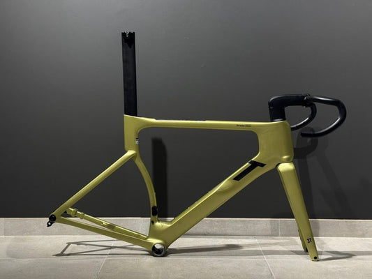 3T Strada Italia Oro 2025 usata — vista laterale