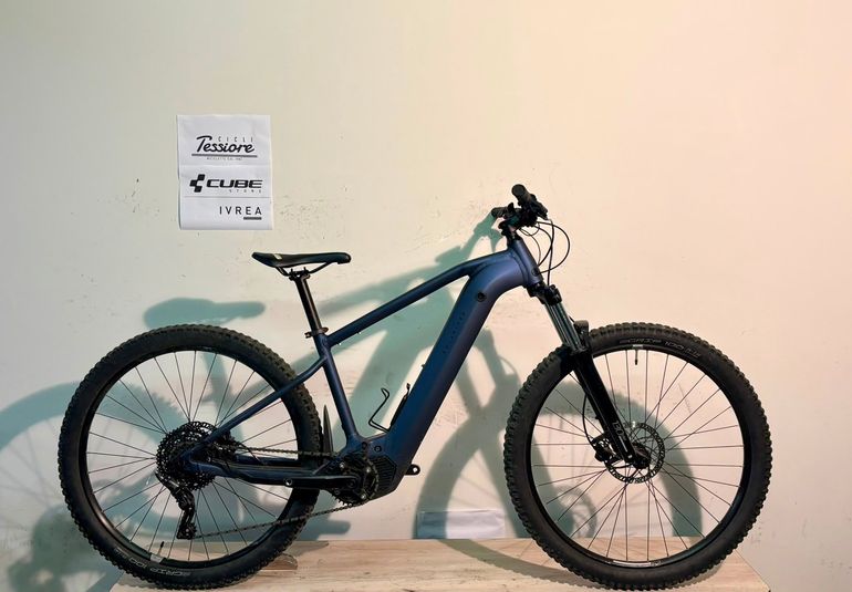 Rockrider E-Expl 520 2025 usata — vista laterale