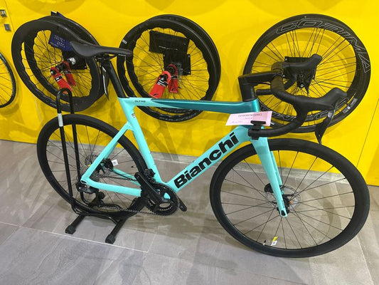 Bianchi Oltre Race 2025 usata — vista laterale