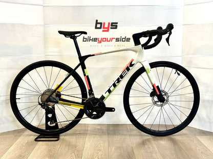Trek Domane 2027 usata — vista laterale