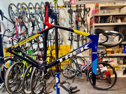 Trek Madone Slr Gen 8 2026 usata — vista laterale