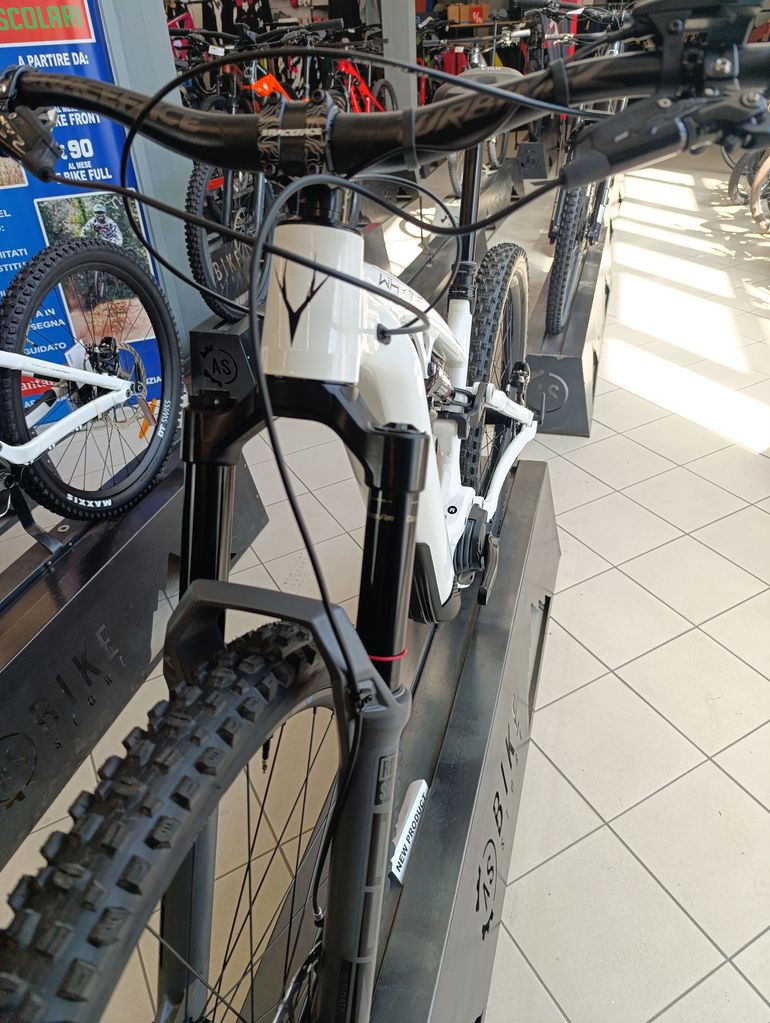 Whyte E-180 Works Mx Super 2023 usata — dettaglio