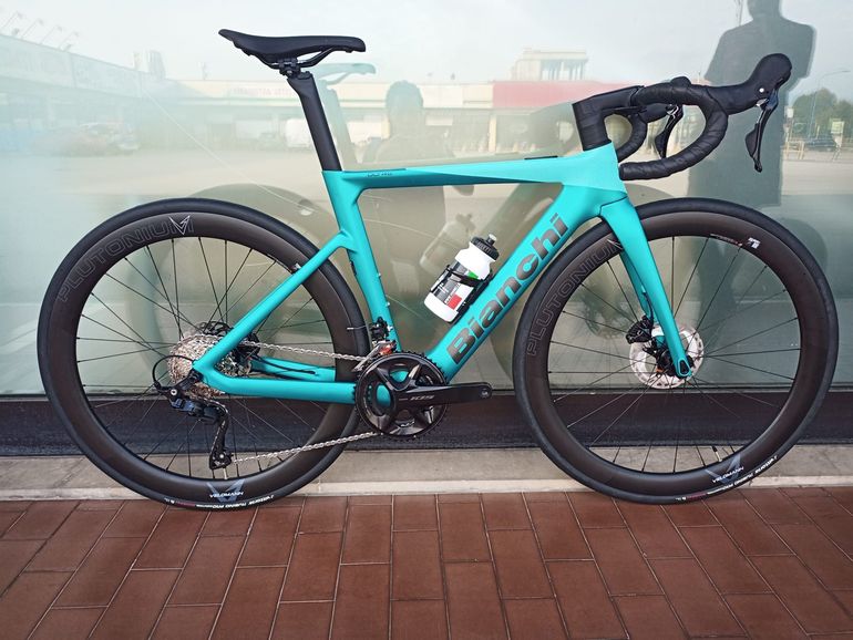 Bianchi E-Oltre 2024 usata — vista laterale