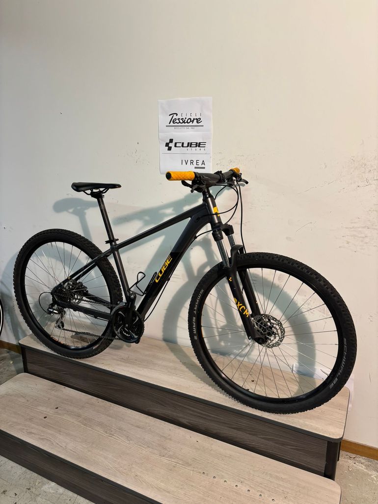 Cube Aim Race 2021 — Bici usata