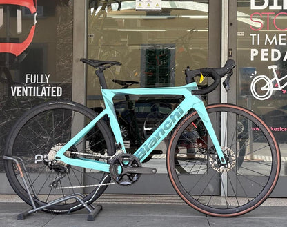 Bianchi Oltre Race 2025 usata — vista laterale