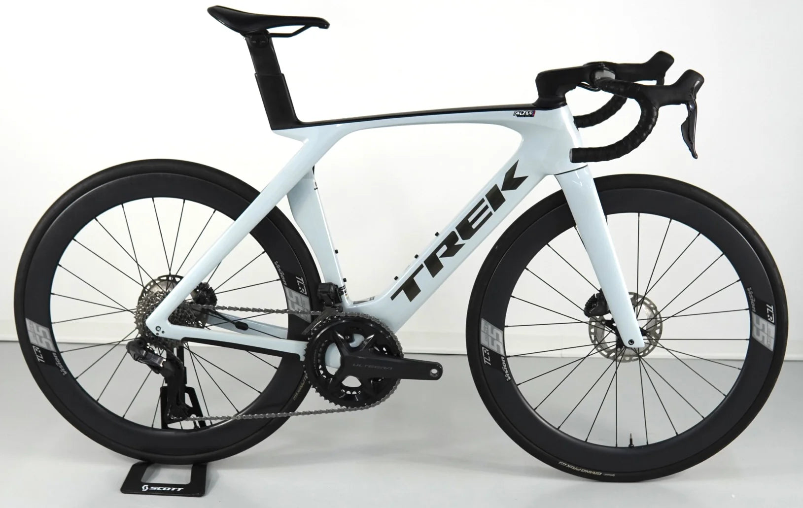 Trek Madone Sl 7 2023 usata — vista laterale