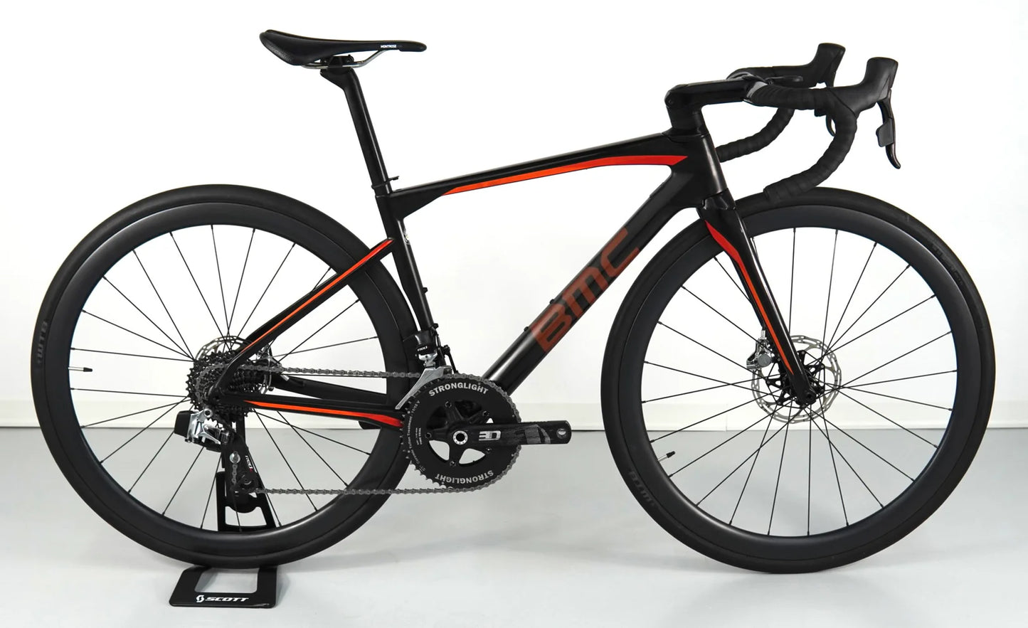 BMC Roadmachine 01 2021 usata — vista laterale