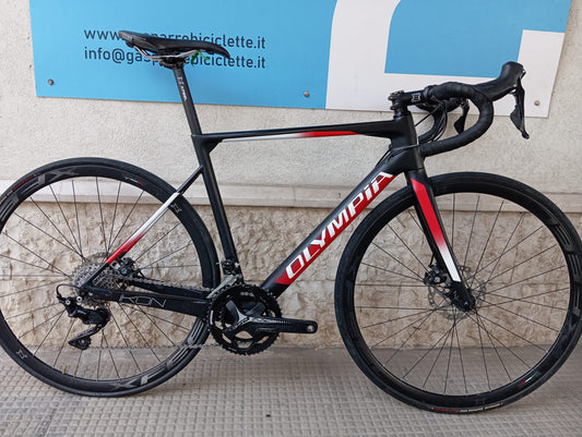 Olympia Ikon 2019 usata — vista laterale