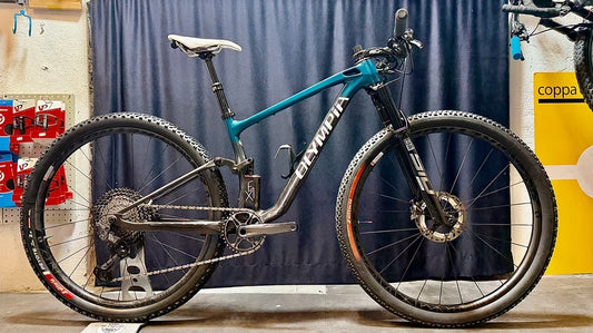 Olympia F1-X Team 2023 usata — vista laterale