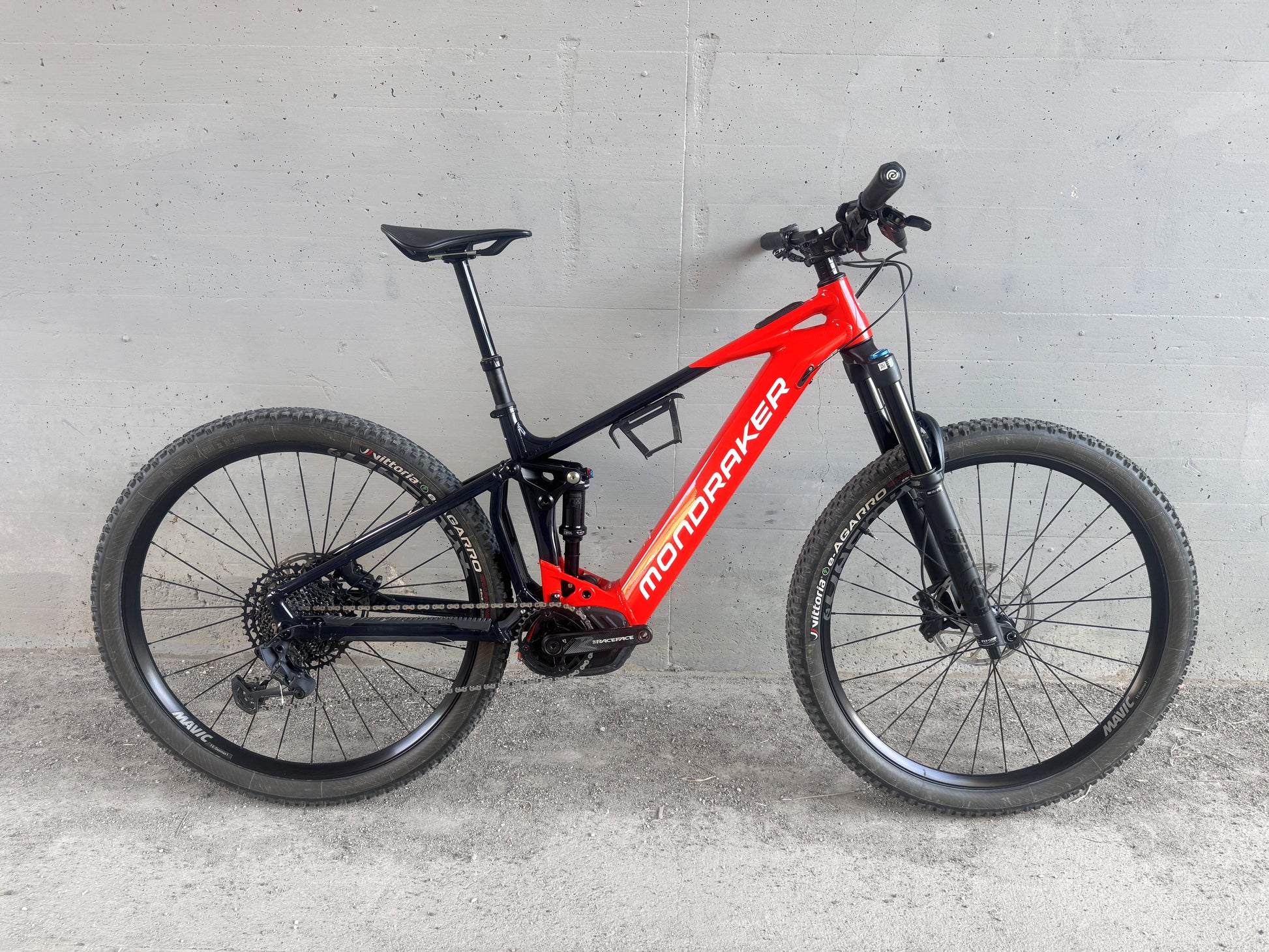 Mondraker Chaser R 2025 usata — vista laterale