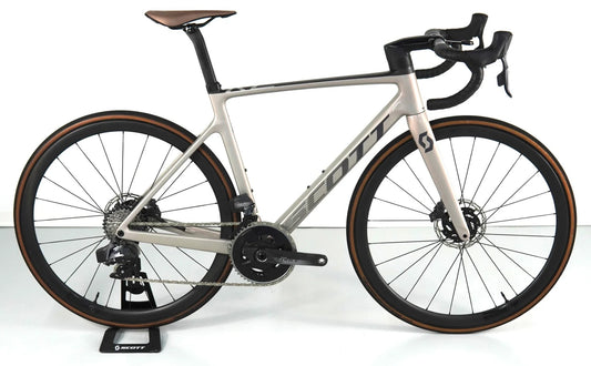 Scott Addict Rc 10 2021 usata — vista laterale