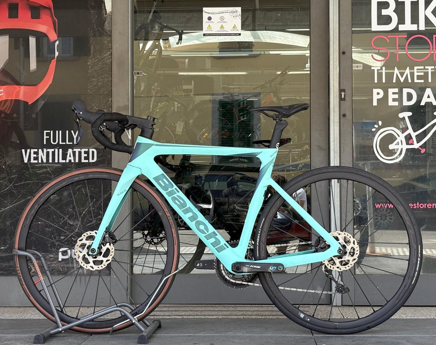 Bianchi Oltre Race — gruppo Shimano 105, taglia 53