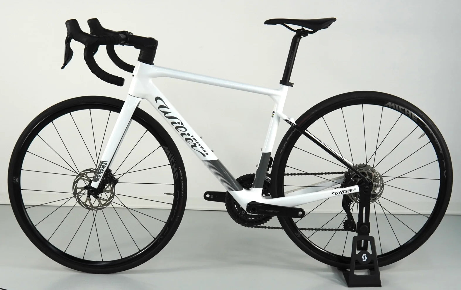Wilier Triestina Garda — gruppo Shimano 105 Di2, taglia S