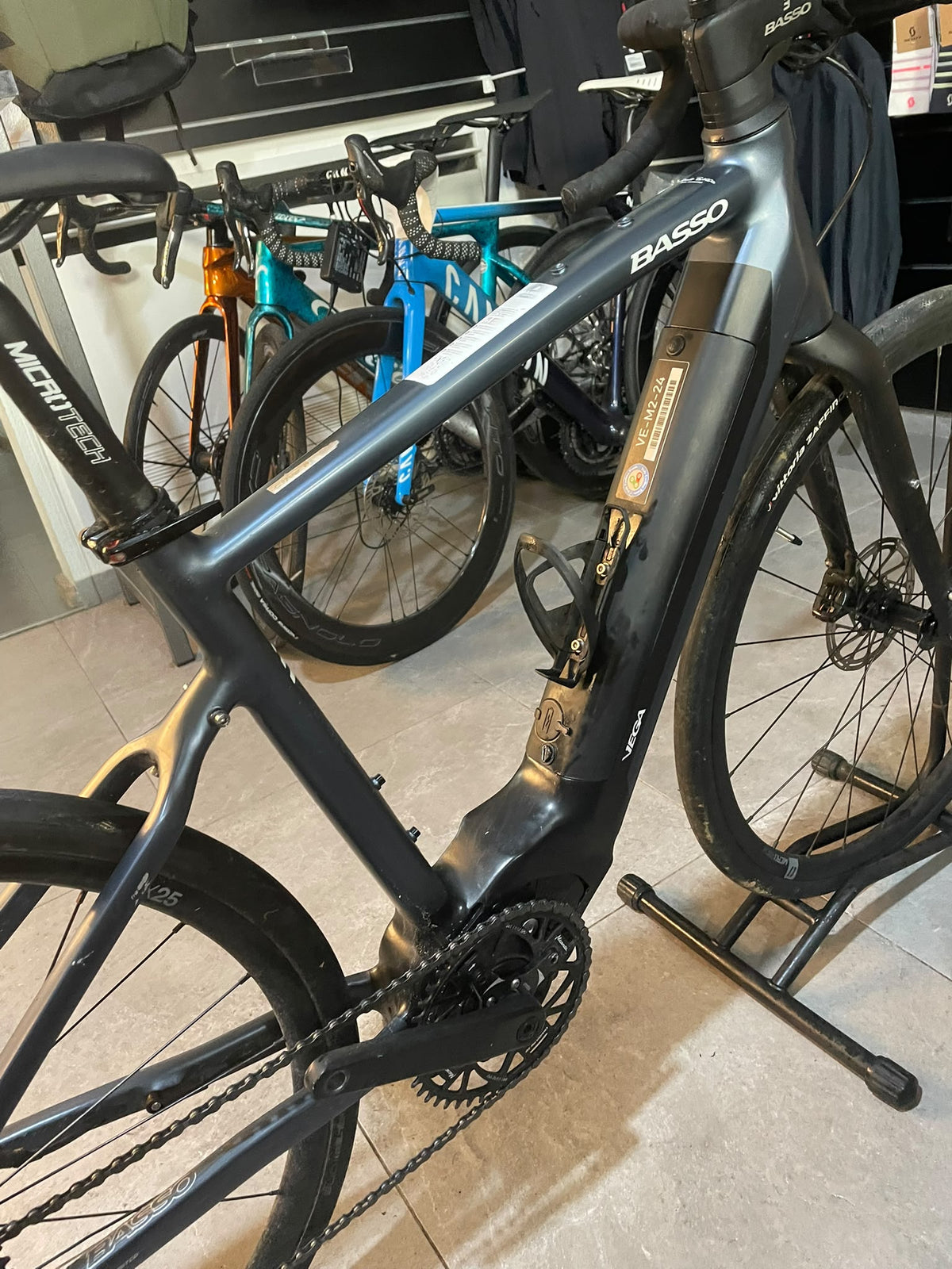 Basso Vega — gruppo SRAM Apex, taglia M