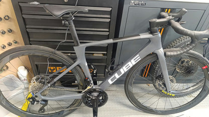 Cube Agree C:62 — gruppo Shimano 105 Di2, taglia 52 cm
