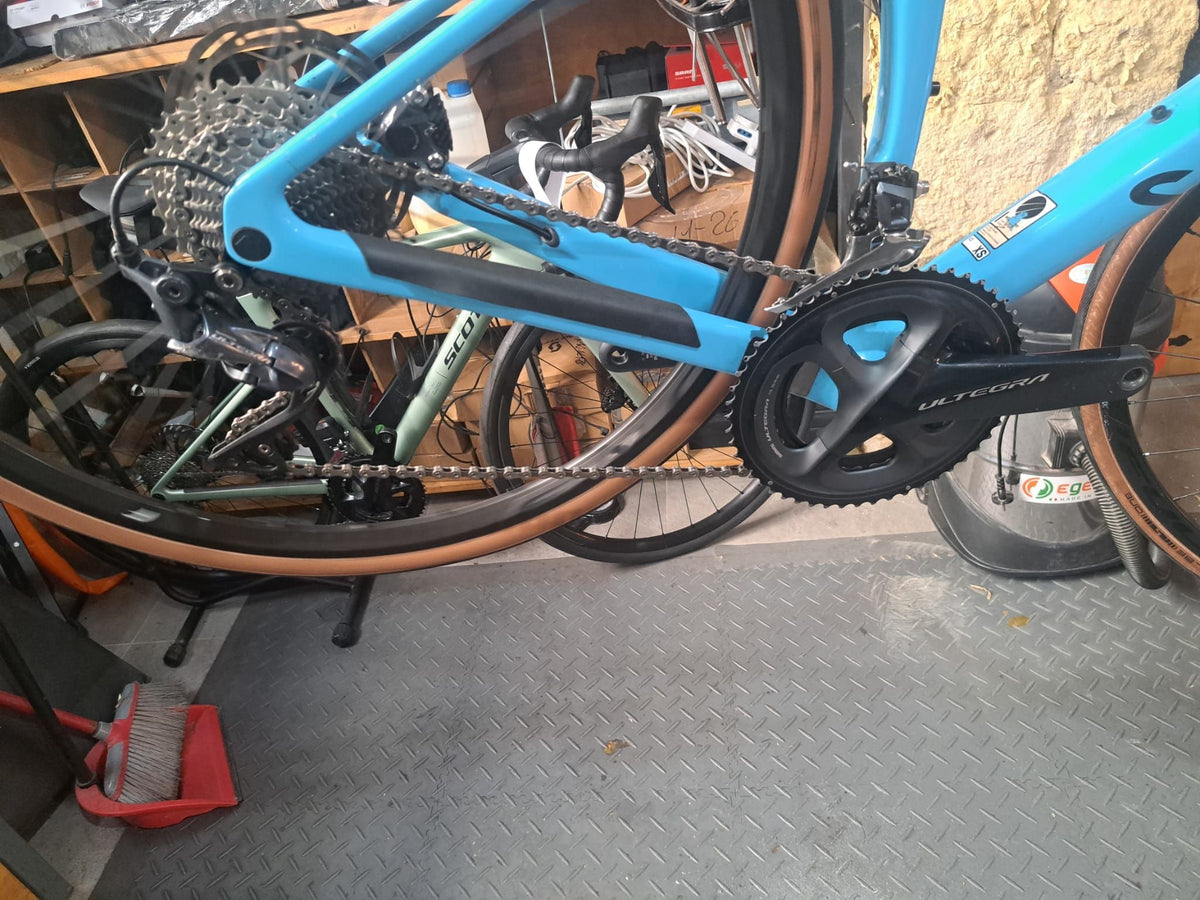 Canyon Endurace Cf 8 2023 — Bici usata