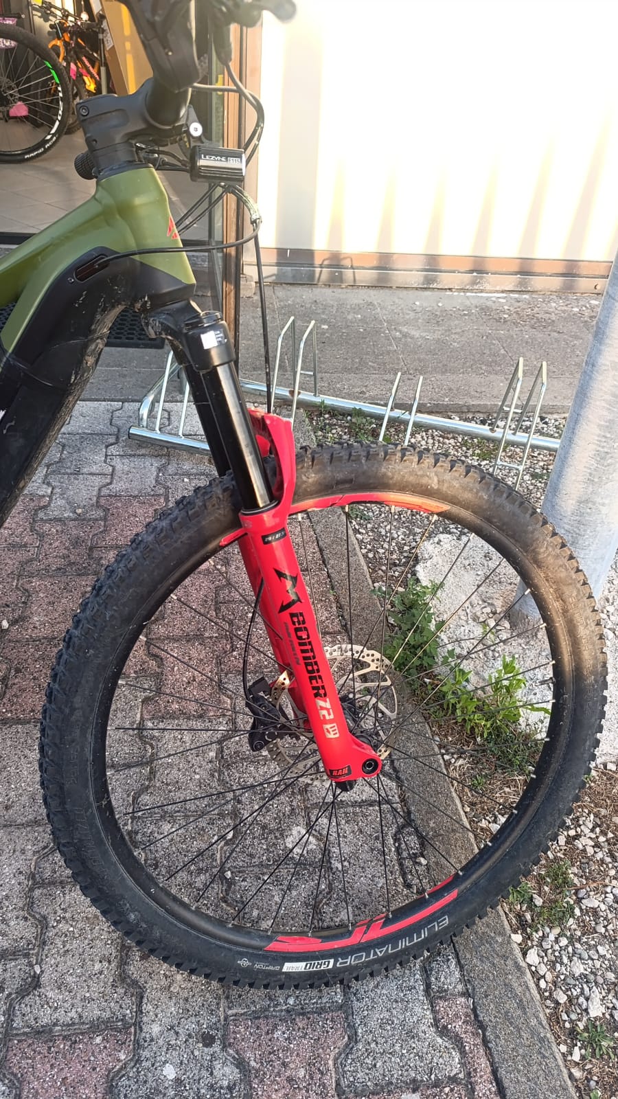 Merida Eone-Sixty 700 2023 — Bici usata