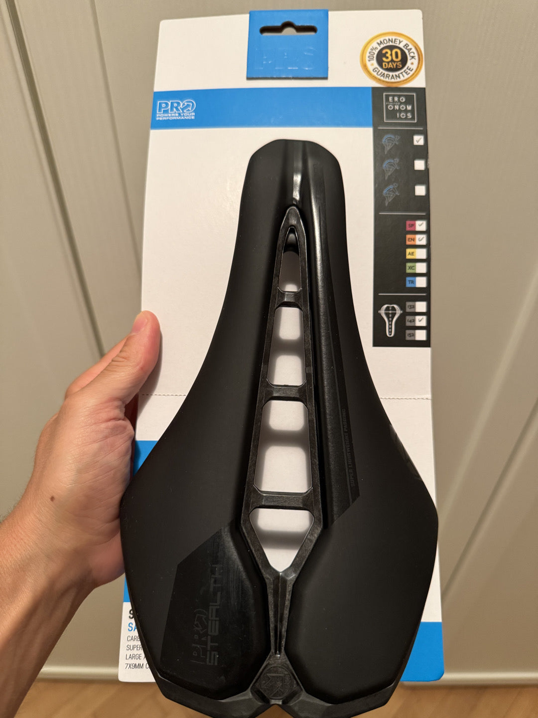 Sella PRO Stealth Team Carbon nero larghezza 142mm