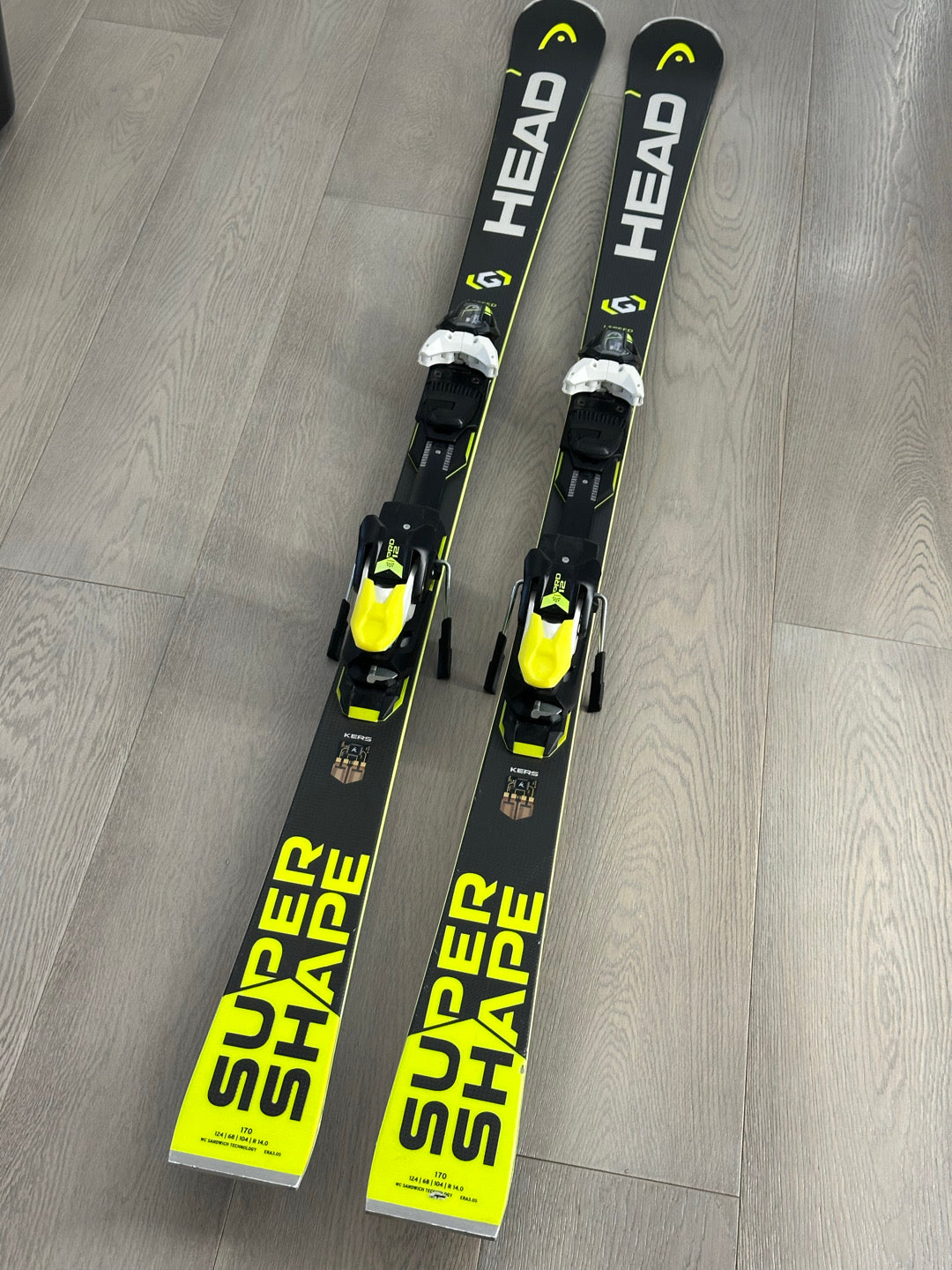 Sci Head Supershape 170cm r14 usati
