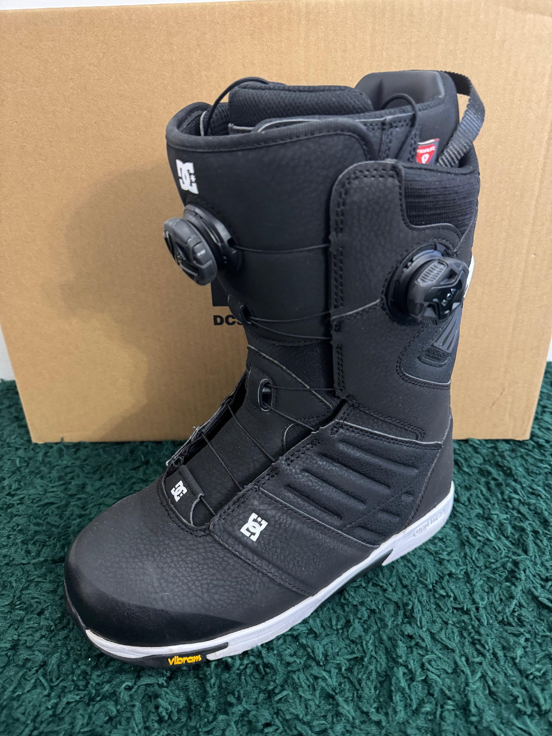 DC JUDGE 2026 - TOP DI GAMMA (TG 42.5 - 9,5 US) usato