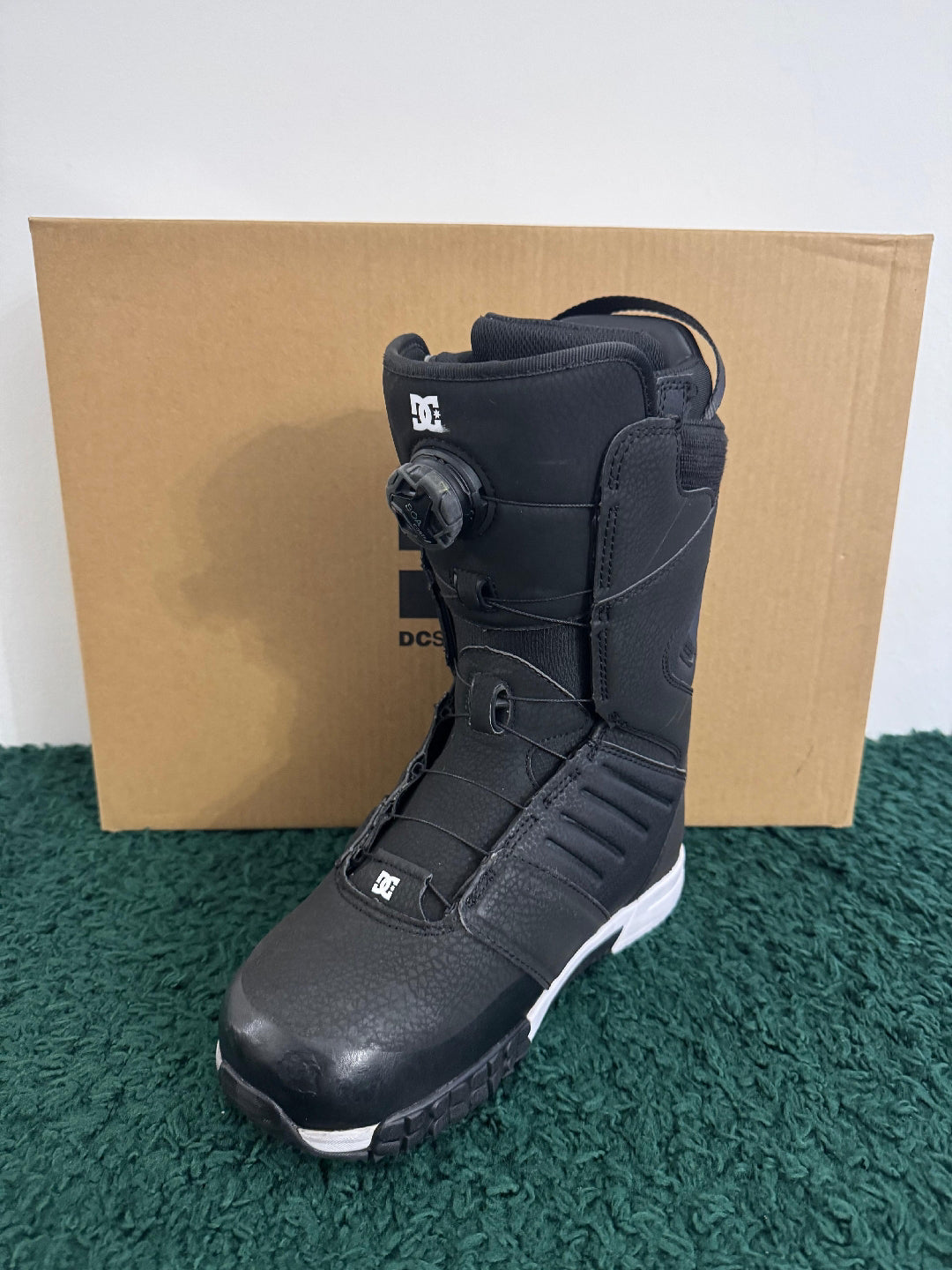 DC JUDGE 2026 - TOP DI GAMMA (TG 42.5 - 9,5 US) usato