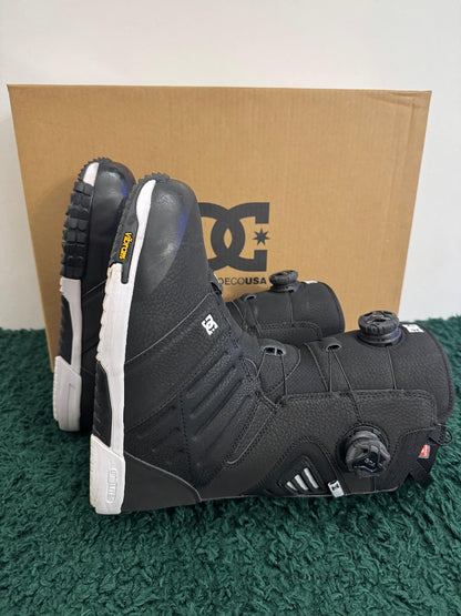 DC JUDGE 2026 - TOP DI GAMMA (TG 42.5 - 9,5 US) usato