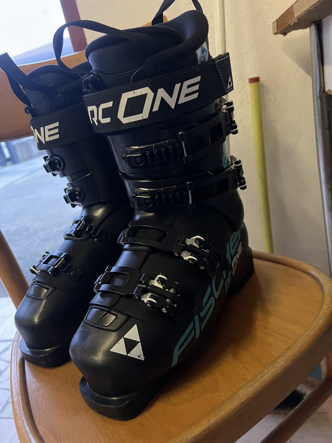 Scarponi sci Fischer RC One 8.5 tg. 25-25.5 usati