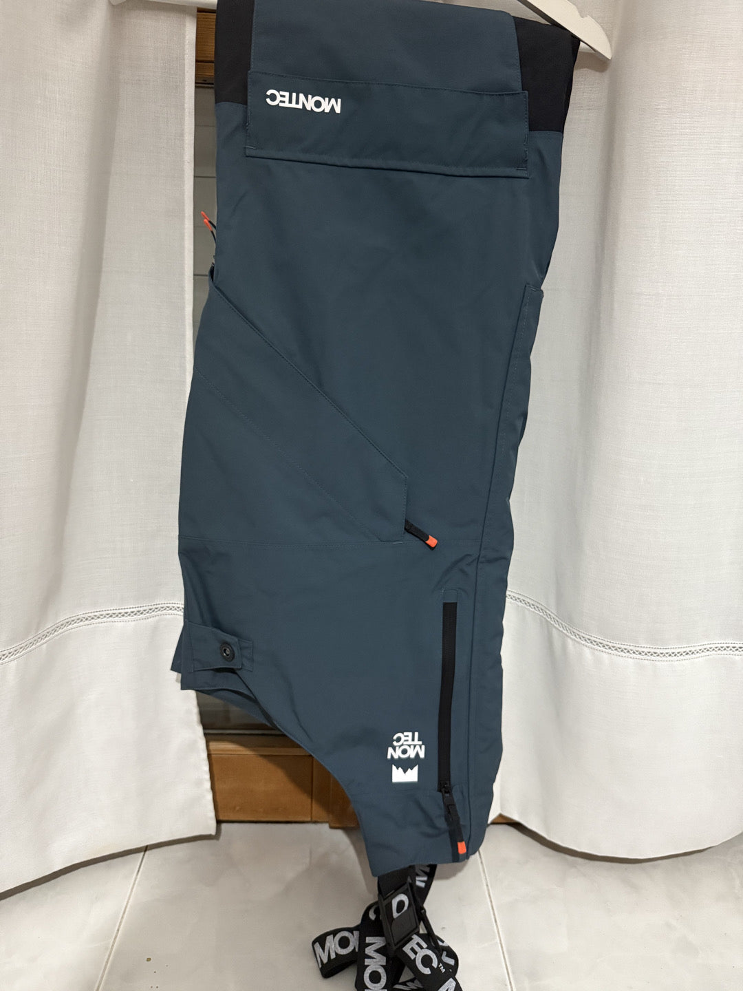 Tuta completa Sci Snowboard Montec tg. XL nuova