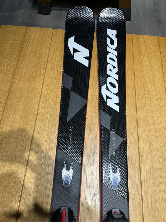 sci Nordica multigara dobermann NUOVO R15cm Altezza 170cm