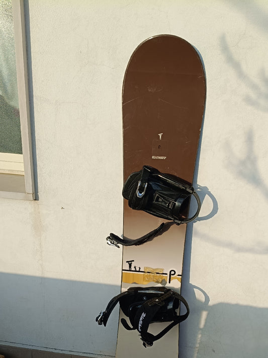 tavola snowboard 152+attacchi Usati