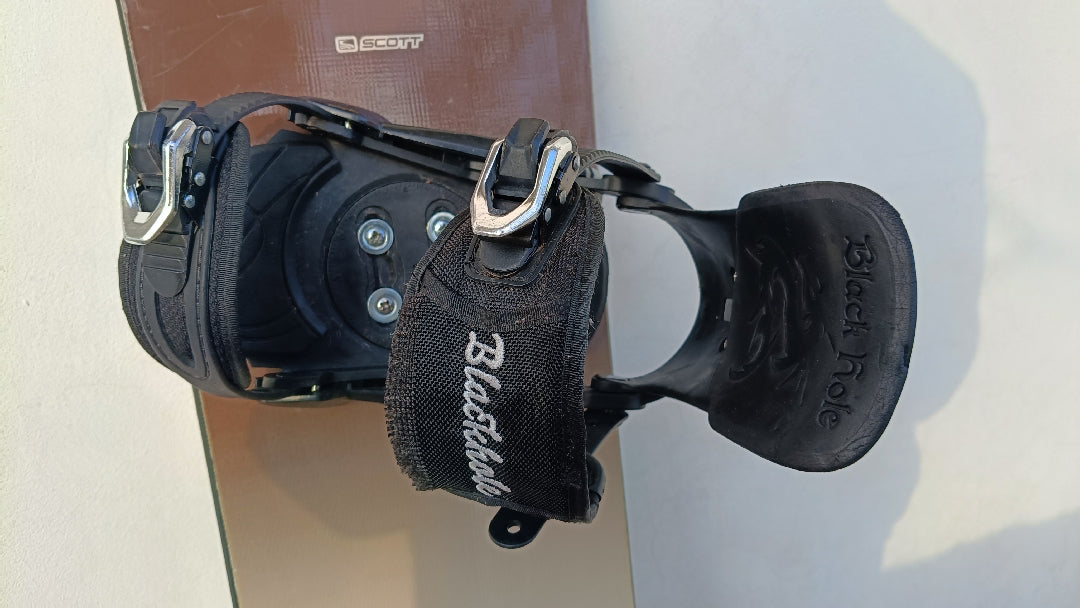 tavola snowboard 152+attacchi Usati