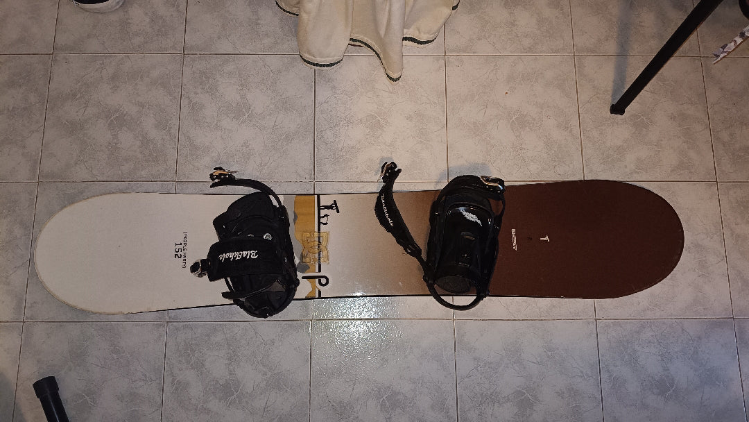 tavola snowboard 152+attacchi Usati