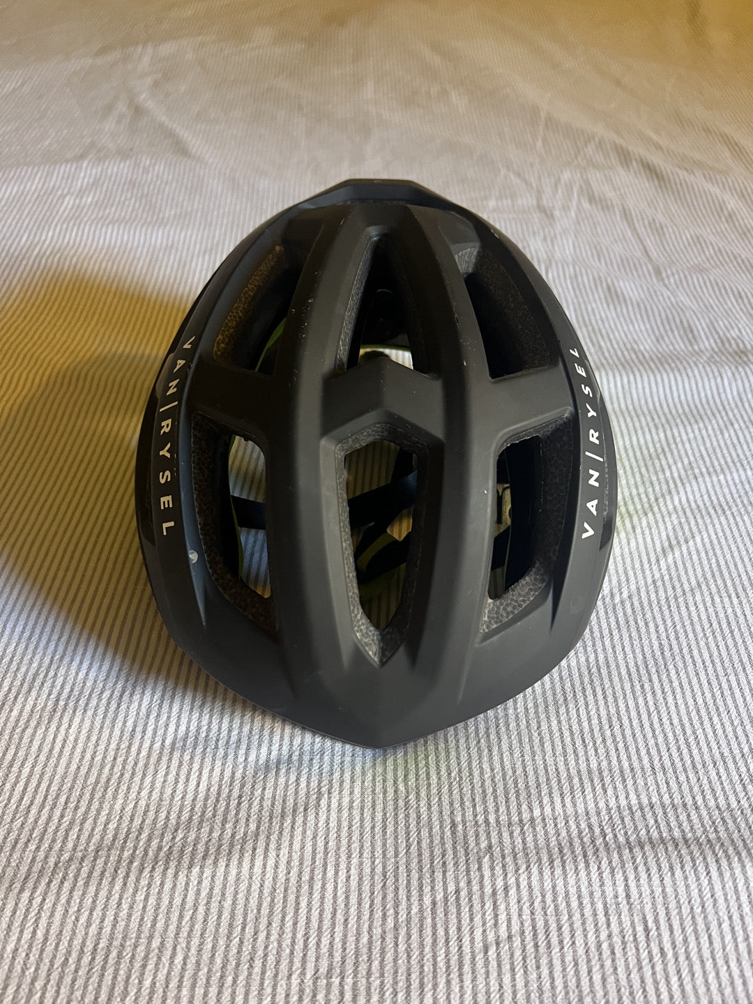 caschetto bici Van Rysel nero e giallo fluo tg. XL usato