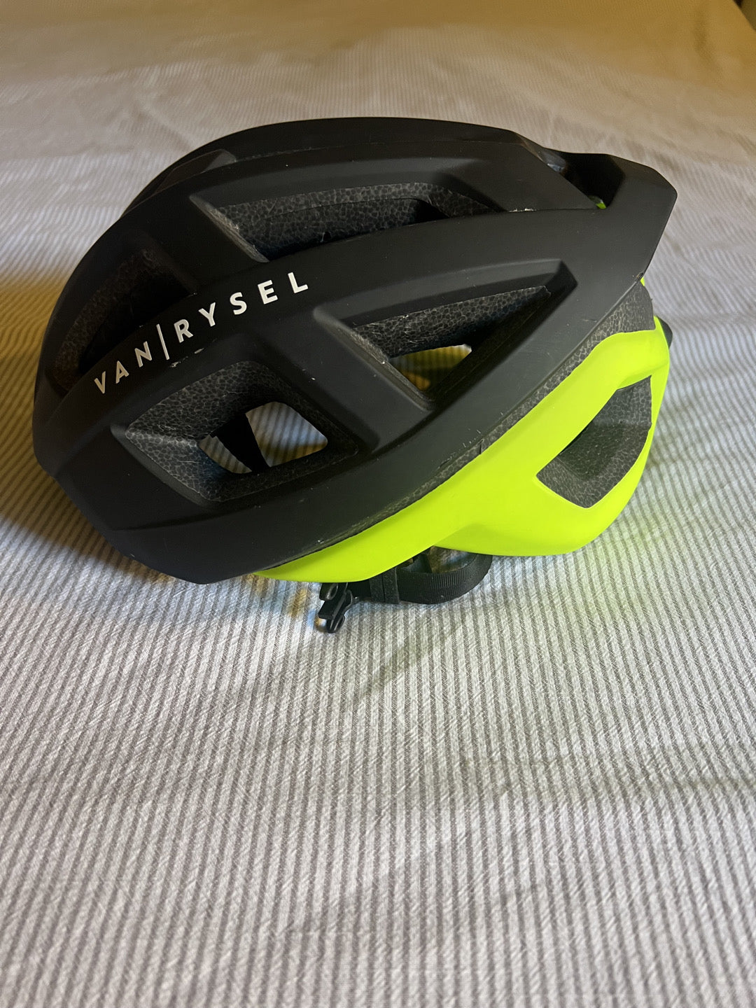 caschetto bici Van Rysel nero e giallo fluo tg. XL usato