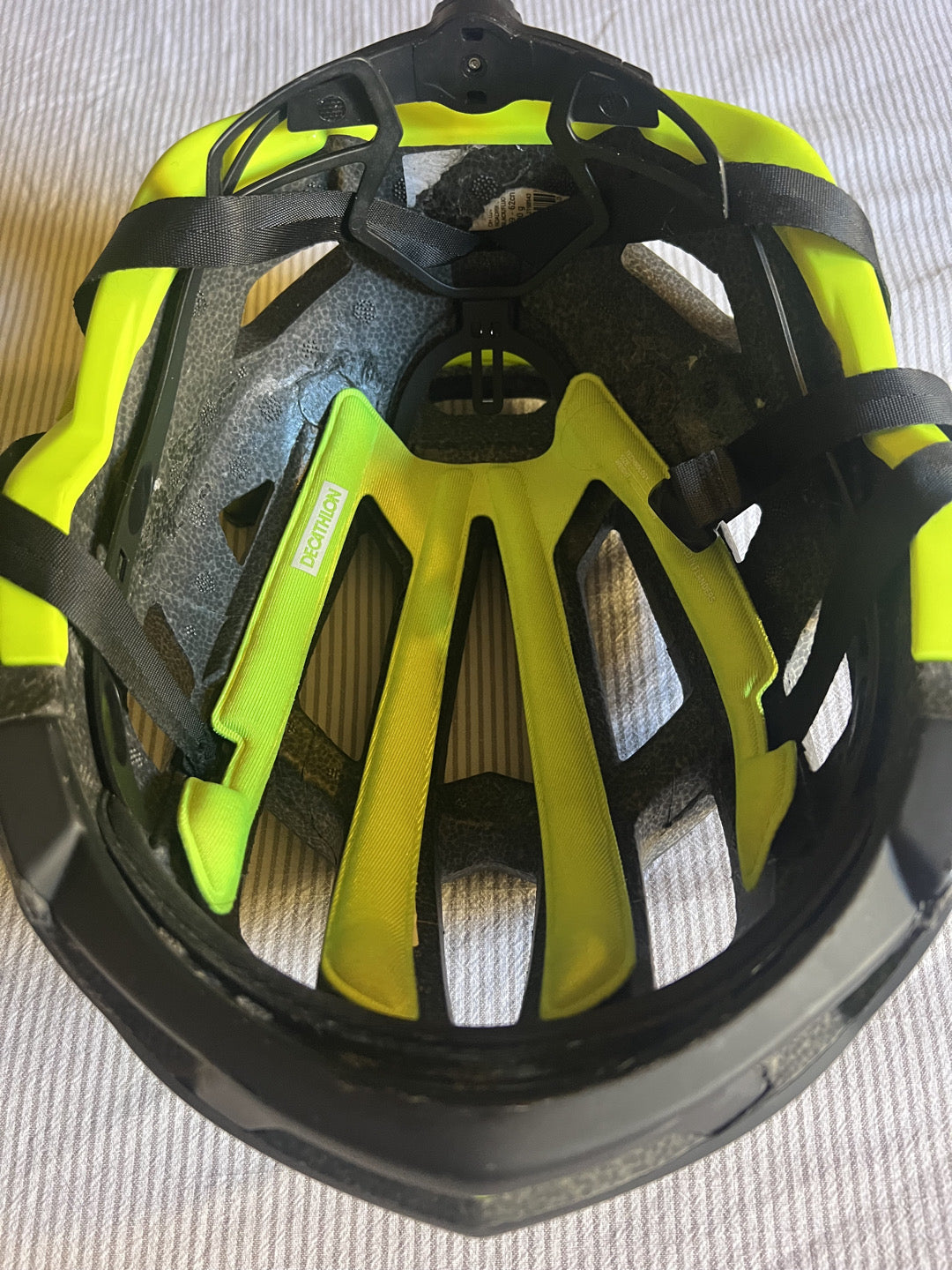 caschetto bici Van Rysel nero e giallo fluo tg. XL usato