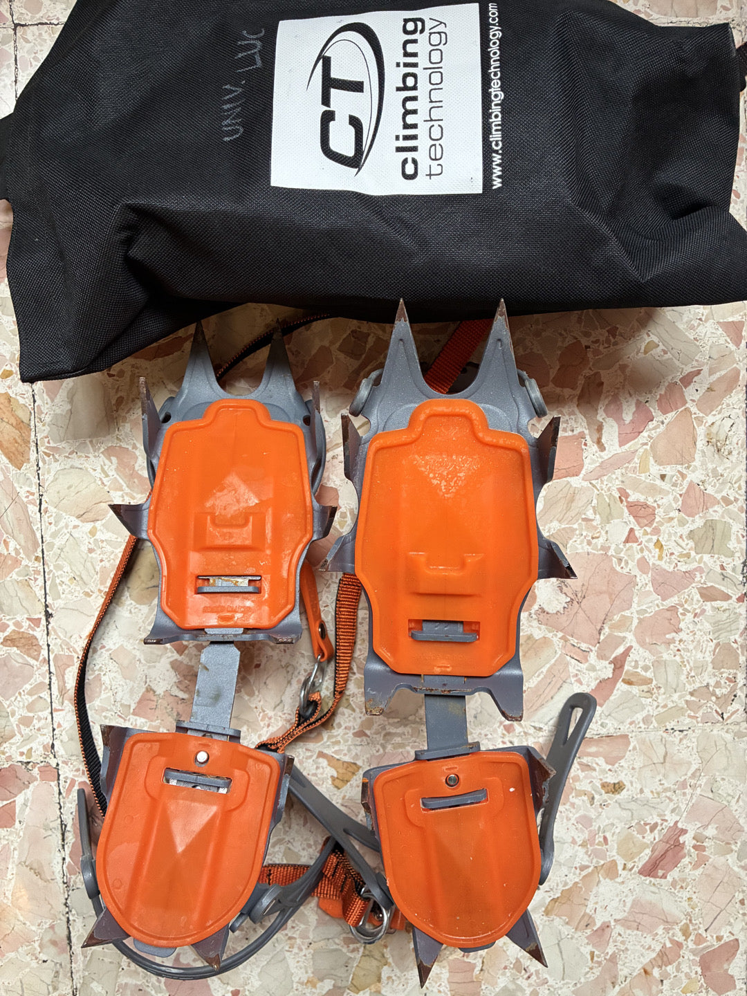Ramponi universali 12 punte Climbing Technology usati