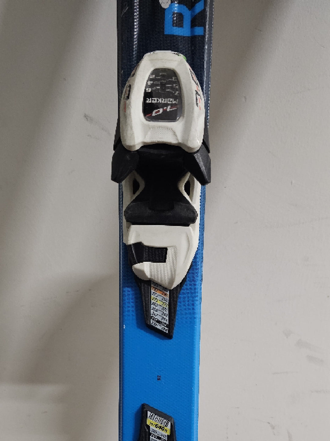 Sci Volkl Racetiger SL11 da 130cm con bastoncini Usati