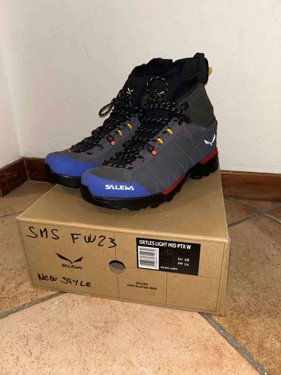 SCARPONI SALEWA ORTLES LIGHT MID PTX WOMAN tg. 38  nuovi