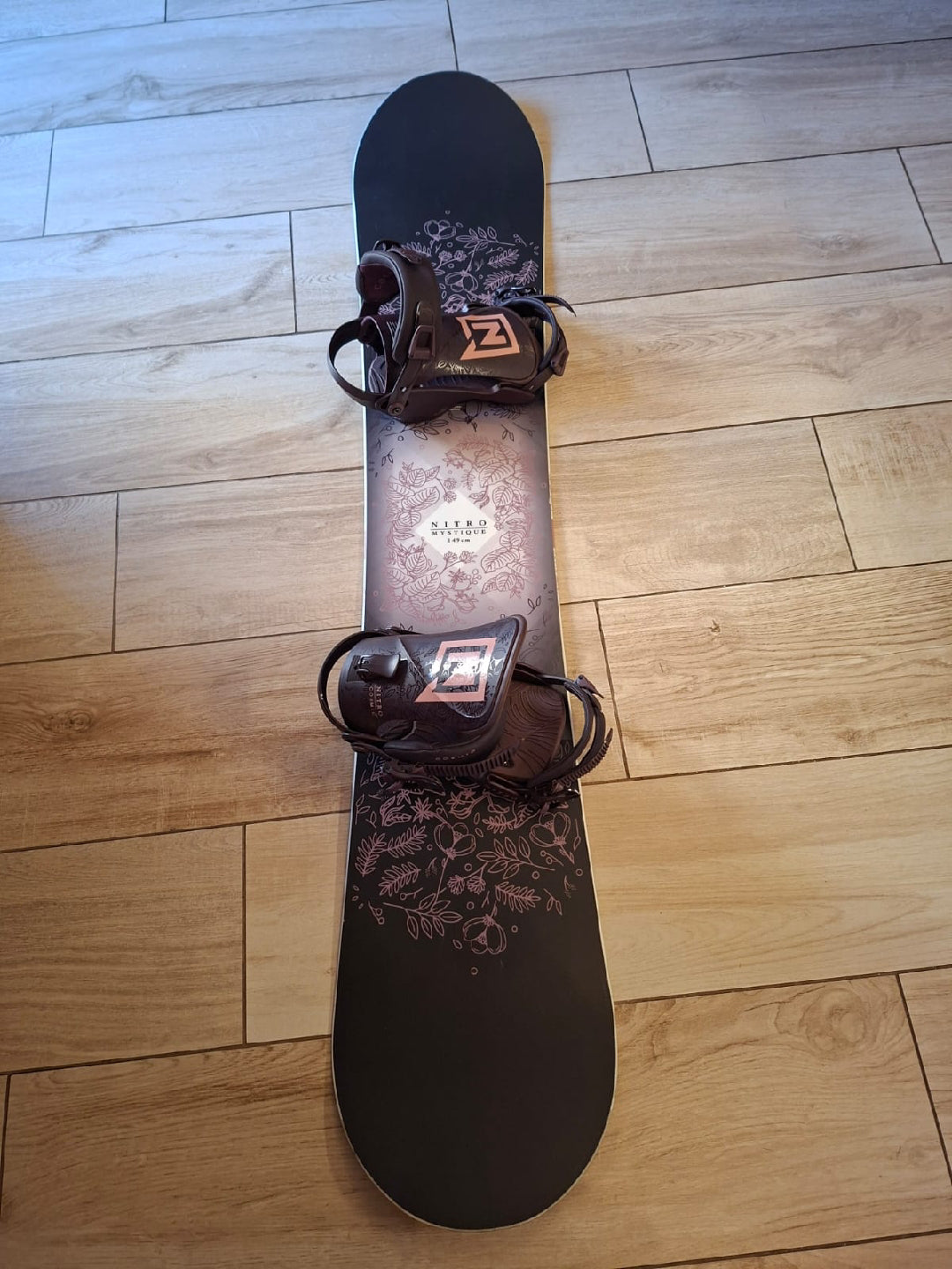 149cm Snowboard Nitro Mystique da donna + attacchi  S-M-L usato
