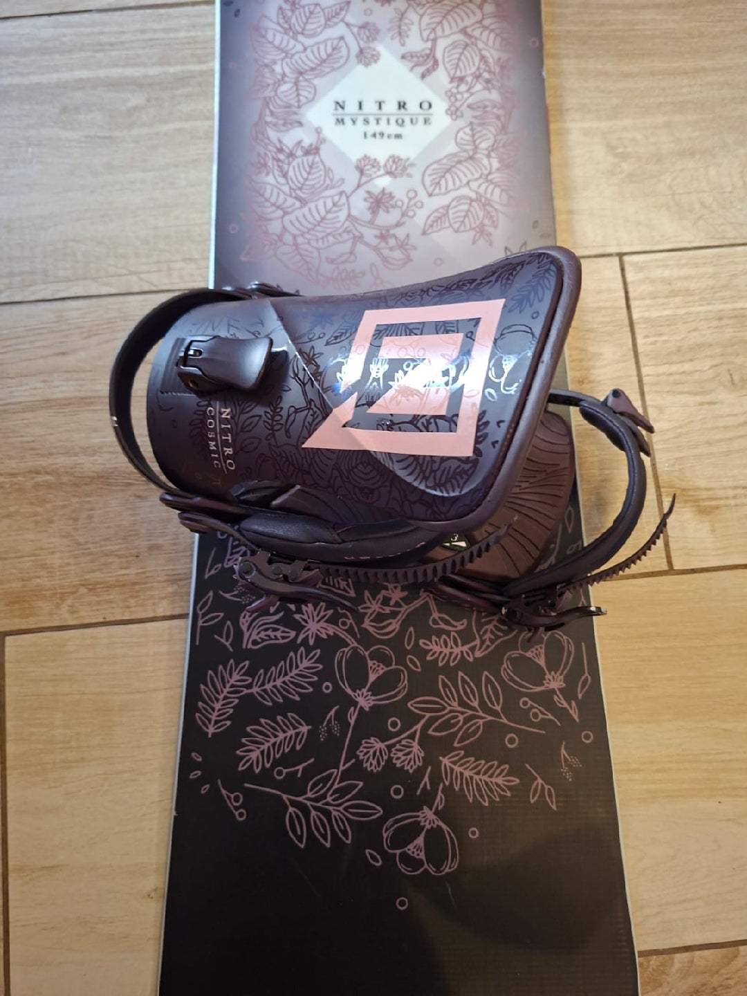 149cm Snowboard Nitro Mystique da donna + attacchi  S-M-L usato