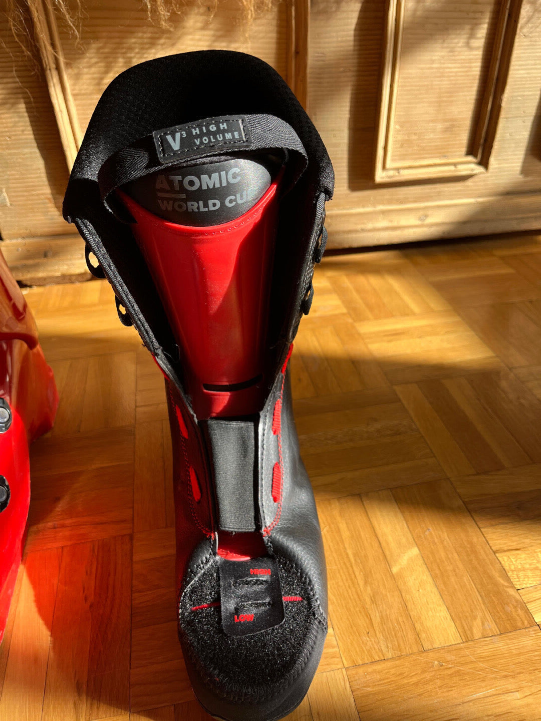 Scarponi gara Atomic tg. 25.5 usati 3 volte