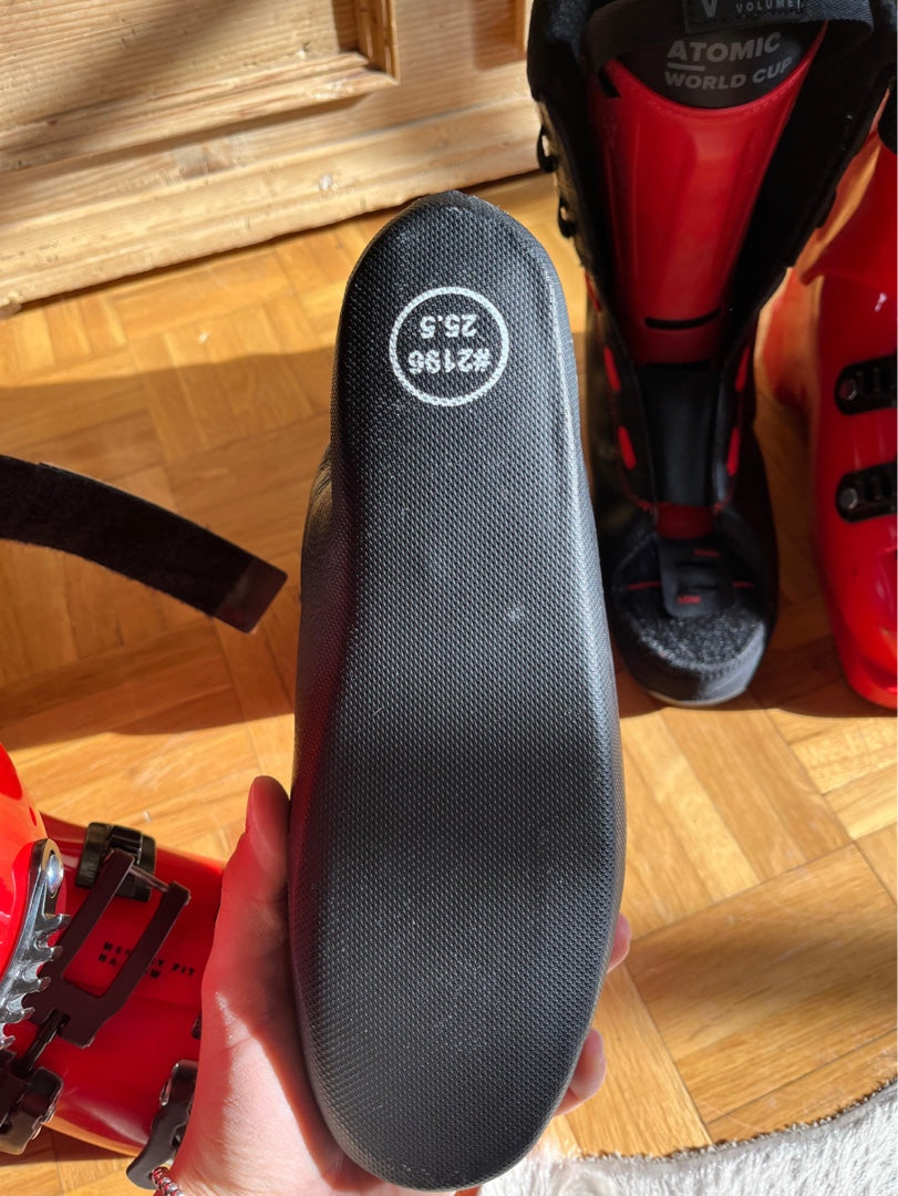 Scarponi gara Atomic tg. 25.5 usati 3 volte