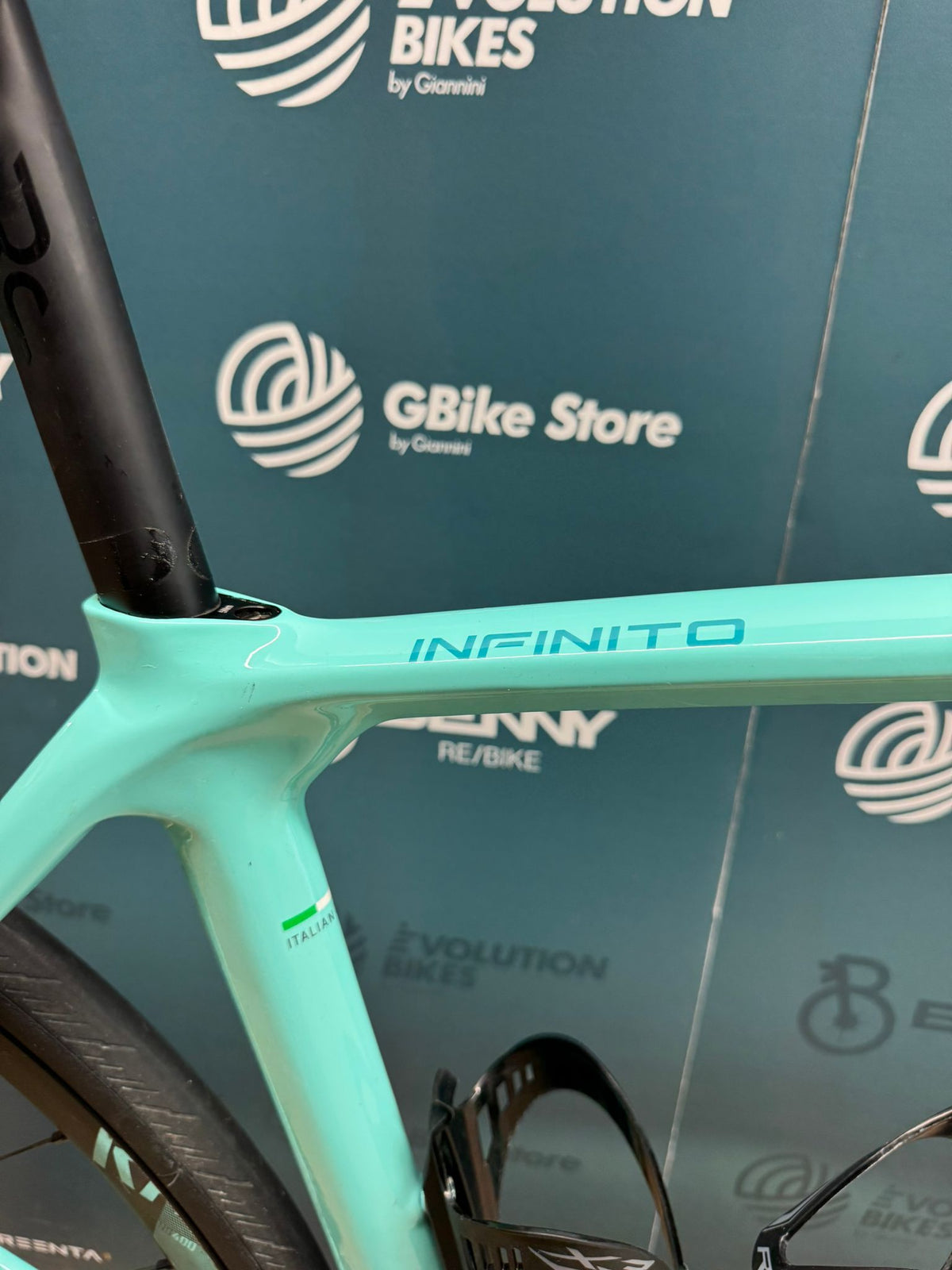 Bianchi Infinito Disc Ultegra Di2 12v Taglia 53 - Usata