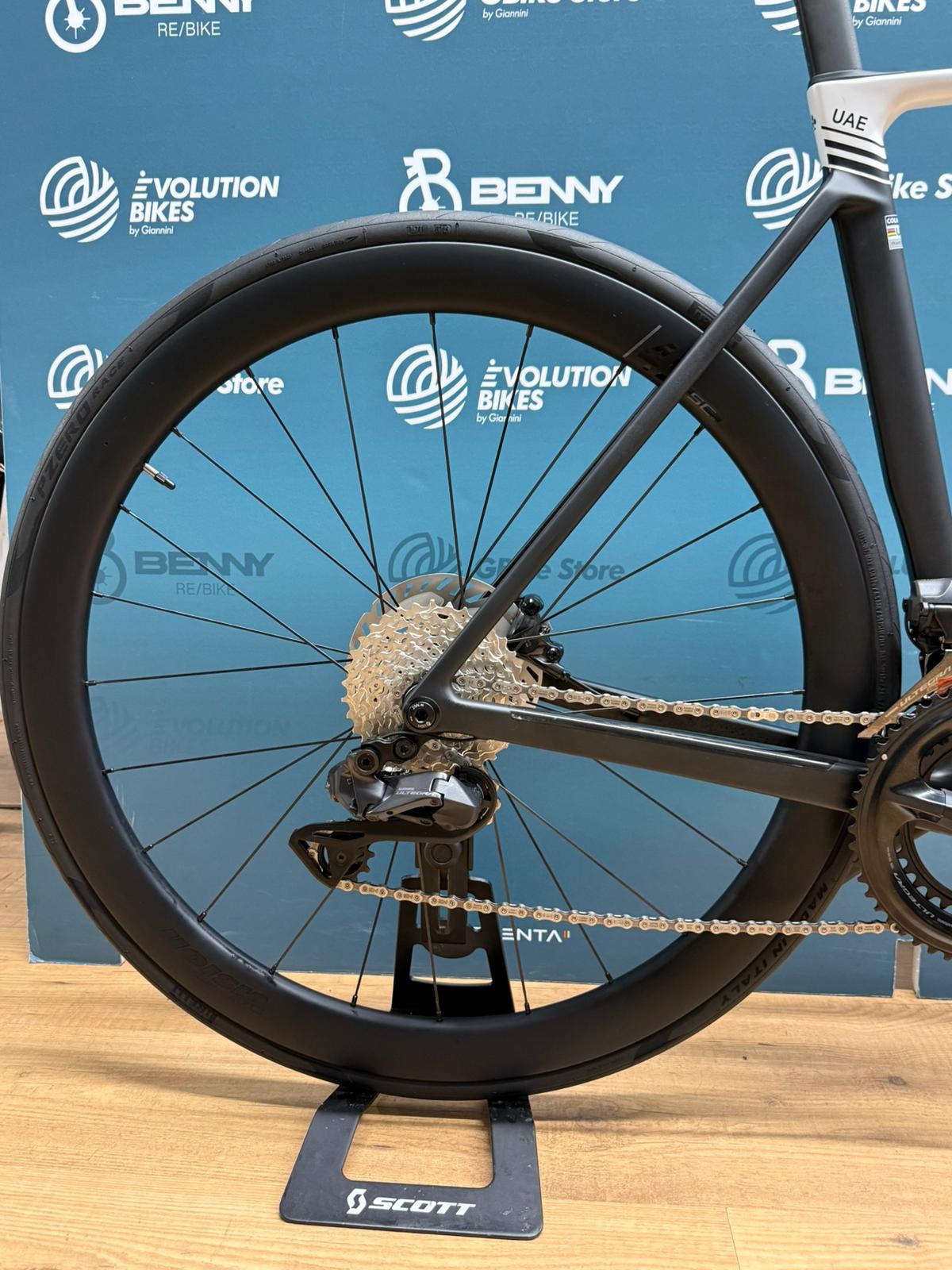 Colnago V5RS Ultegra Di2 R8170 SC45 Taglia 510 - Demo