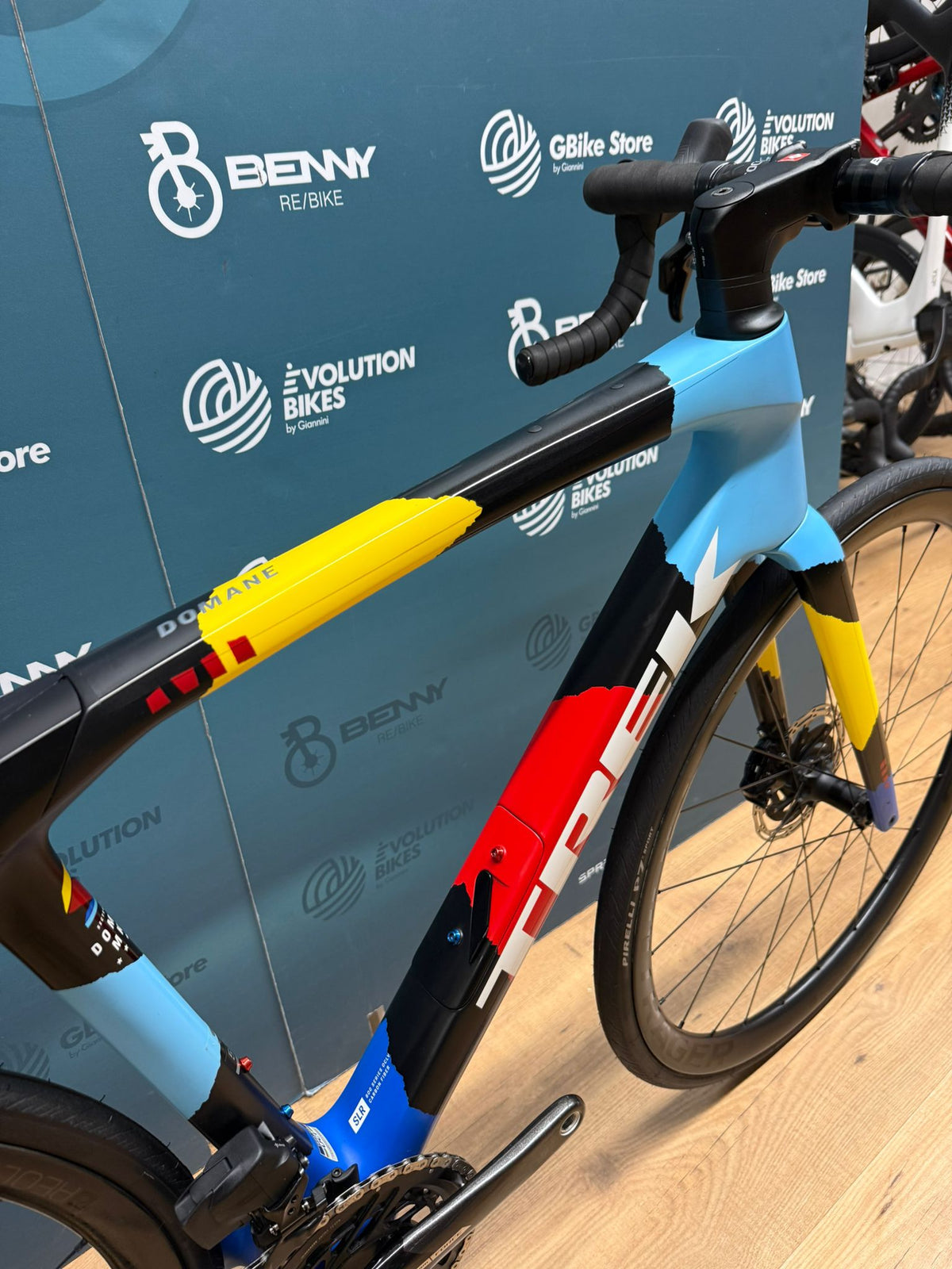 Trek Domane SLR 7 AXS Team Replica Taglia 54 - Usata