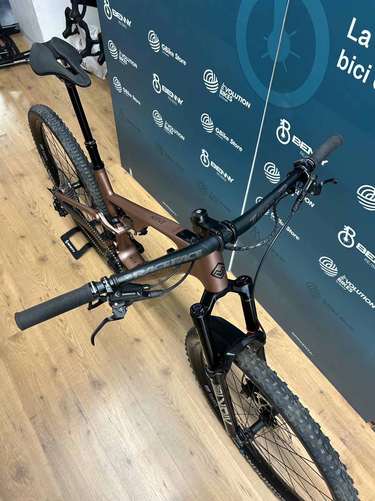 Megamo Native 10 Taglia L - Usata